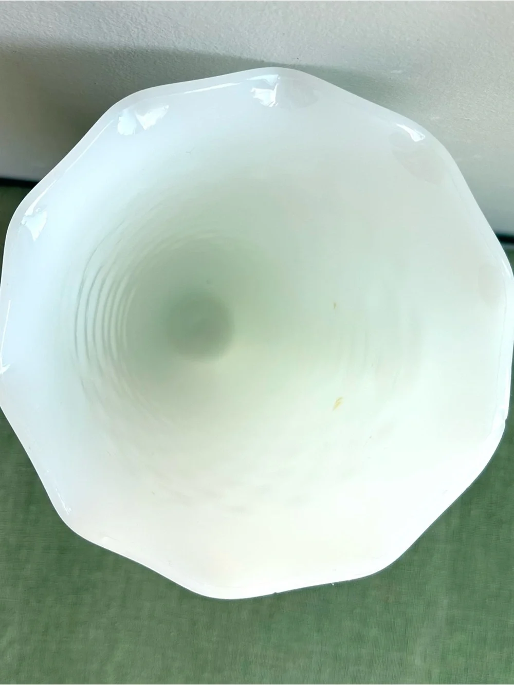 VINTAGE milk glass vase with fluted edge summer bouquet white country